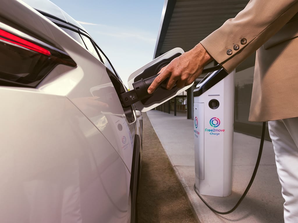 Peugeot E-408_Copyright Cédric Viollet @ ContinentalProductions